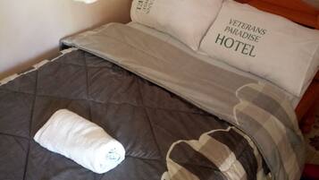 Single Room | Desk, free WiFi