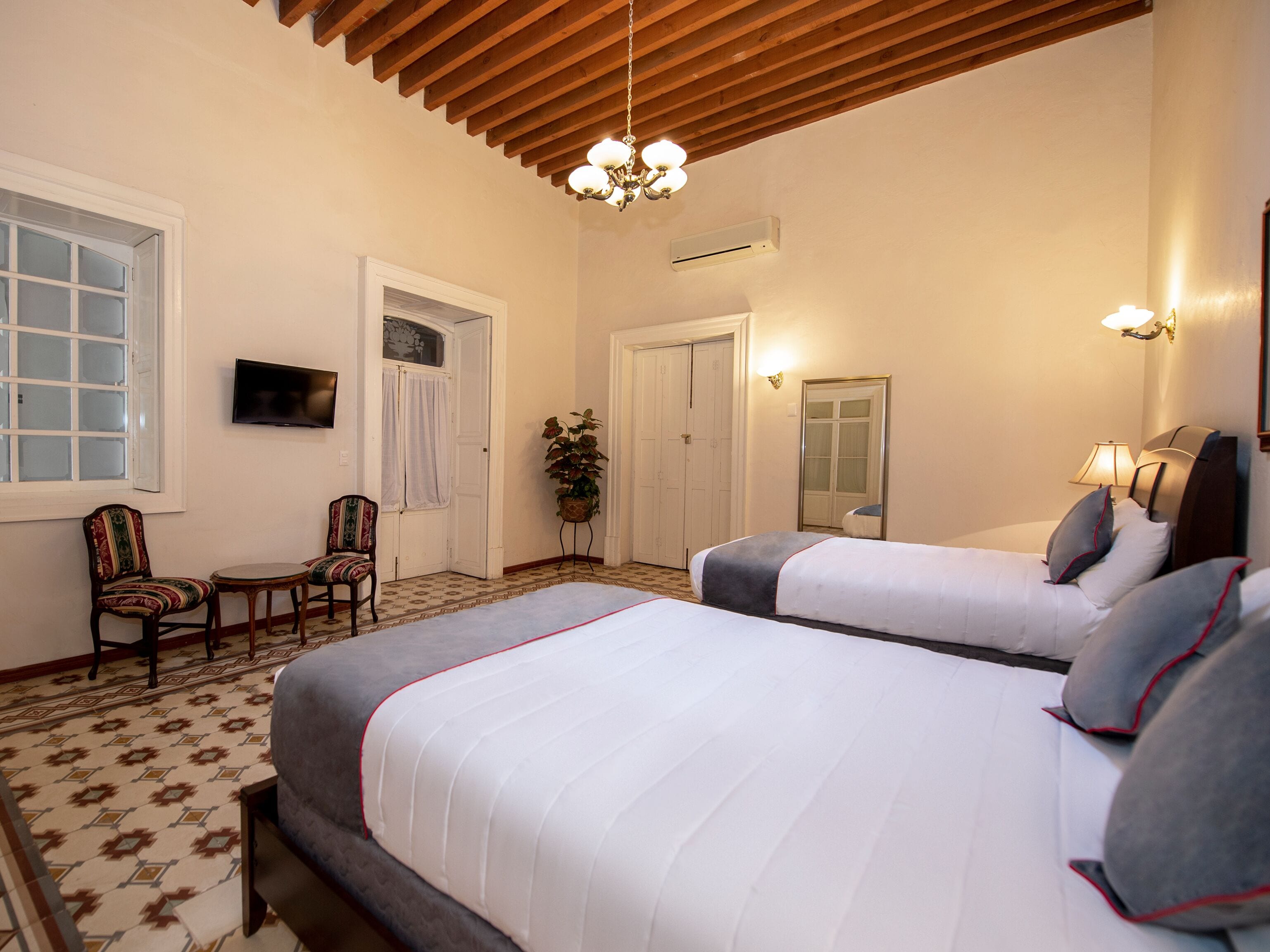 Photo - Hotel Senorial