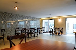Café da manhã, almoço e jantar