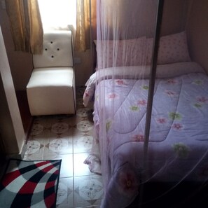 Single Room | Desk, free WiFi, bed sheets - Swala Resort (Gilgil)