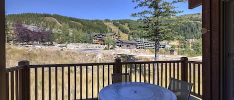 تناول الطعام بالخارج