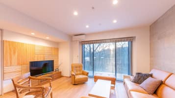 ์ค์ํธ (VILLA A, Japanese-Western style, Loft) | ๊ฑฐ์ค