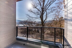 客房 (VILLA C, Western style, Loft) | 阳台