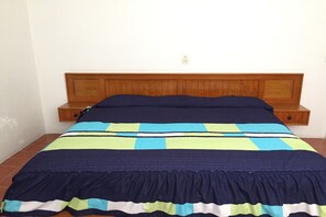 Superior Room, 1 King Bed | Free WiFi, bed sheets