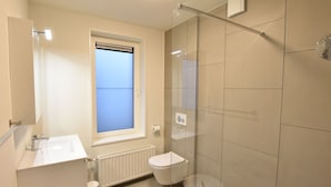 Shower, towels - Refined Holiday Home in Philippine With Private Terrace (Philippine)