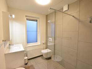 Shower, towels - Refined Holiday Home in Philippine With Private Terrace (Philippine)