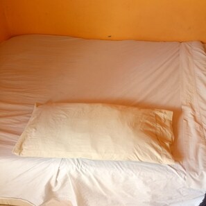 ห้องซิงเกิล | โต๊ะทำงาน, Wi-Fi ฟรี, ผ้าปูที่นอน