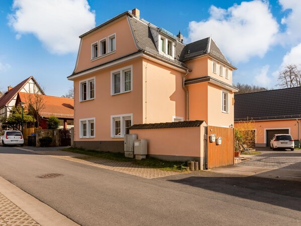 Exterior - Vibrant Apartment in Coswig near River (Coswig)