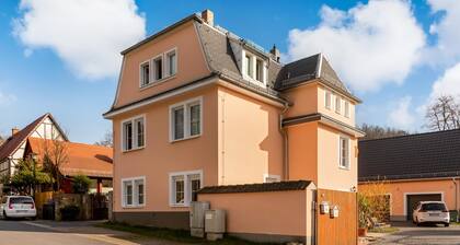Vibrant Apartment in Coswig near River