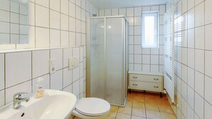 House | Bathroom - Spacious Holiday Home in Hallenberg With Terrace (Hallenberg)