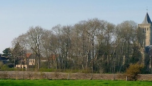 Exterior - Graceful Holiday Home in Beveren aan de Ijzer With Terrace (Alveringem)