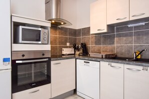 House | Private kitchen - Poolside Escape by Arcachon (La Teste-de-Buch)