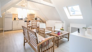 Living room - Calm and Comfortable Apartment in Bayeux (Bayeux)