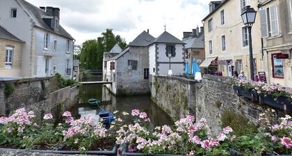 Calm and Comfortable Apartment in Bayeux