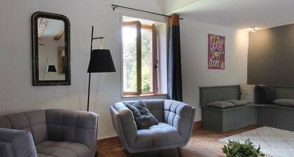 Countryside Holiday Home in Poil With Private Garden