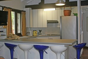 House | Private kitchen - Holiday Home in Fayence With Private Pool (Fayence)