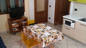 Apartment | Dining - Cosy Apartment in Sarre With Heating (Sarre)
