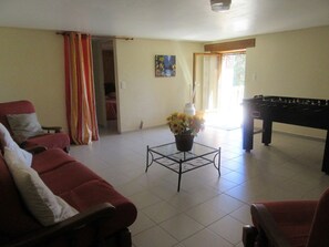 House | Living room | Fireplace - Boutique Holiday Home in Besse With Swimming Pool (Besse)