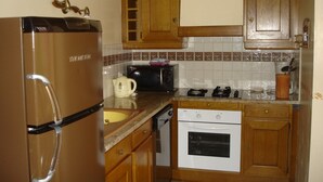 House | Private kitchen - Boutique Holiday Home in Besse With Swimming Pool (Besse)