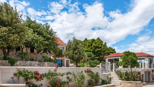 Exterior - Beautiful Villa in Selca With Private Swimming Pool (Selca)