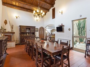 Dining - Wonderful Villa Near the Center of Rome, With Private Swimming Pool (Rome)