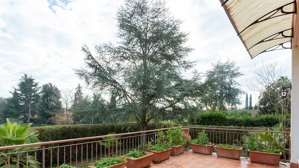 Unclassified image, 1 of 23, button - Wonderful Villa Near the Center of Rome, With Private Swimming Pool (Rome)