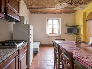 Living room - Cozy Farmhouse in Montespertoli With Swimming Pool (Montespertoli)