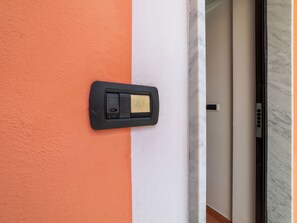 2 bedrooms, individually furnished, bed sheets - Pleasant Apartment in Villammare With Terrace (Vibonati)