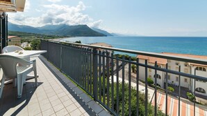 Balcony - Pleasant Apartment in Villammare With Terrace (Vibonati)