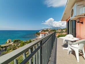 Balcony - Pleasant Apartment in Villammare With Terrace (Vibonati)