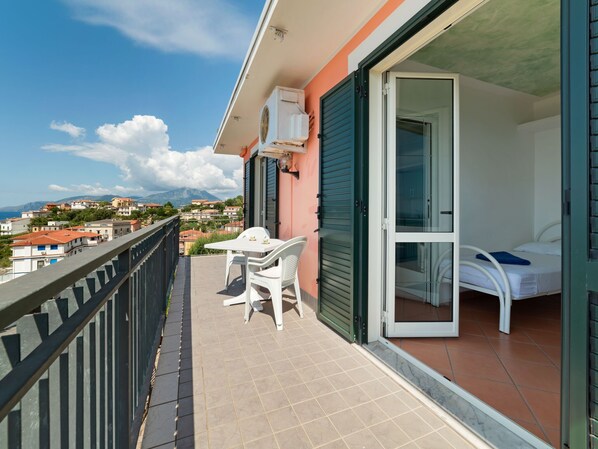 Balcony - Pleasant Apartment in Villammare With Terrace (Vibonati)