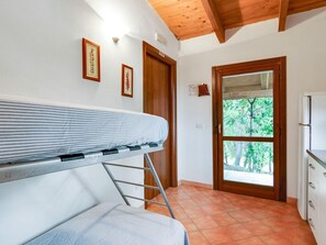House | 1 bedroom, individually furnished, bed sheets - Holiday Home in Cropani Marina With Pool (Badolato)