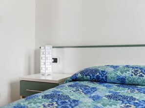 1 bedroom, individually furnished, bed sheets - Elegant Apartment in Villammare With Sea View (Vibonati)