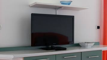 1 camera, con arredamento individuale, lenzuola