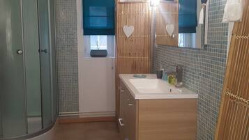 Villa | Bathroom | Shower, hair dryer