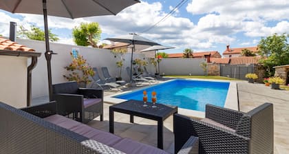 Holiday Home in Smoljanci With Private Pool