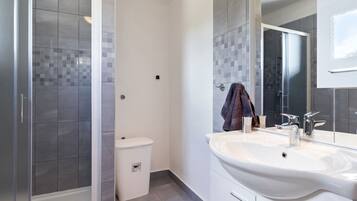 House | Bathroom