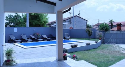 Holiday Home in Smoljanci With Private Pool