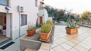 Exterior - Sunlit Holiday Home in Vico Equense With Patio (Vico Equense)