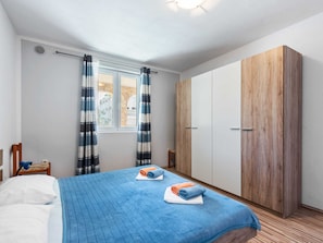 3 bedrooms, individually furnished, bed sheets