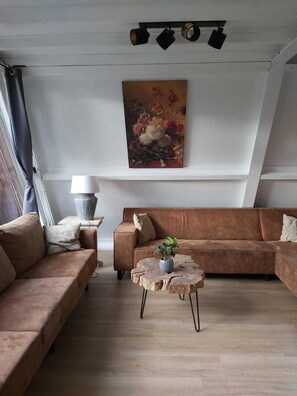 House | Living room | TV