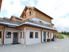 Exterior - Boutique Apartment in Lungau With Terrace (Weisspriach)