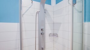 Apartment | Bathroom - Modest Apartment in Brande-hörnerkirchen With Heating (Brande-Hörnerkirchen)