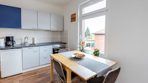 Apartment | Private kitchen - Modest Apartment in Brande-hörnerkirchen With Heating (Brande-Hörnerkirchen)