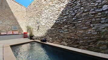 House | Kolam renang