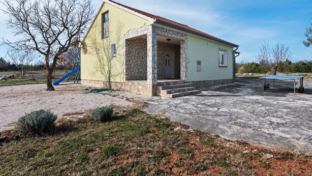 Exterior - Peaceful Cottage in Benkovac With Swimming Pool (Benkovac)