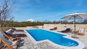 Indoor pool, outdoor pool - Peaceful Cottage in Benkovac With Swimming Pool (Benkovac)
