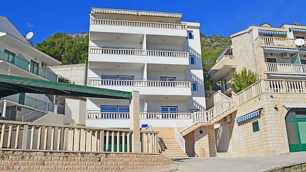 Exterior - Contemporary Apartment in Drvenik With Balcony (Gradac)