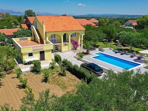 House | Pool