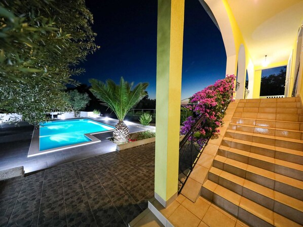 House | Pool | Indoor pool, outdoor pool - Holiday Home in Policnik With Pool (Policnik)